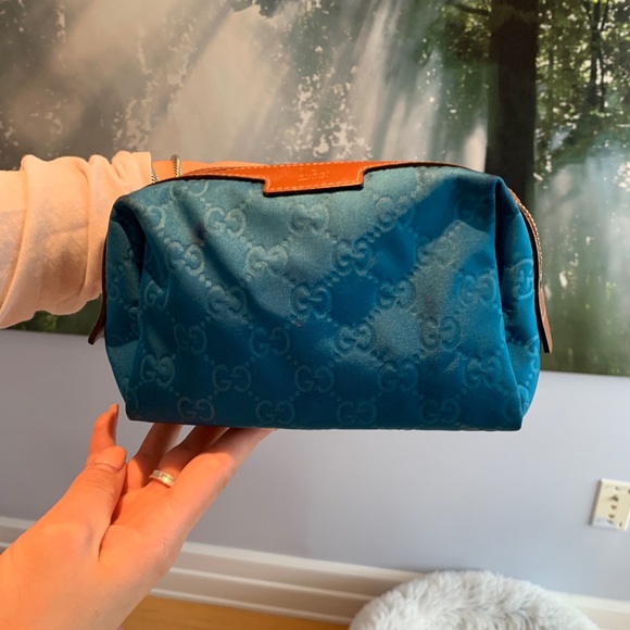 Gucci cosmetic case - Picture 1 of 7